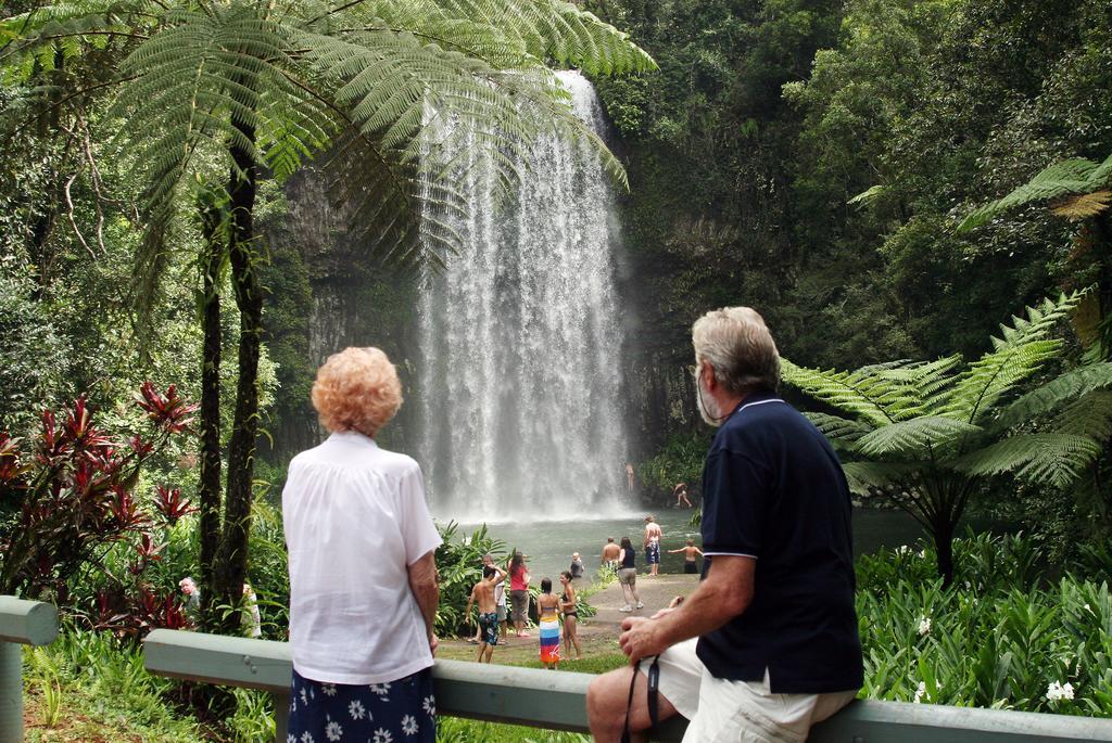 Lake Eacham Tourist Park & Cabins Bagian luar foto