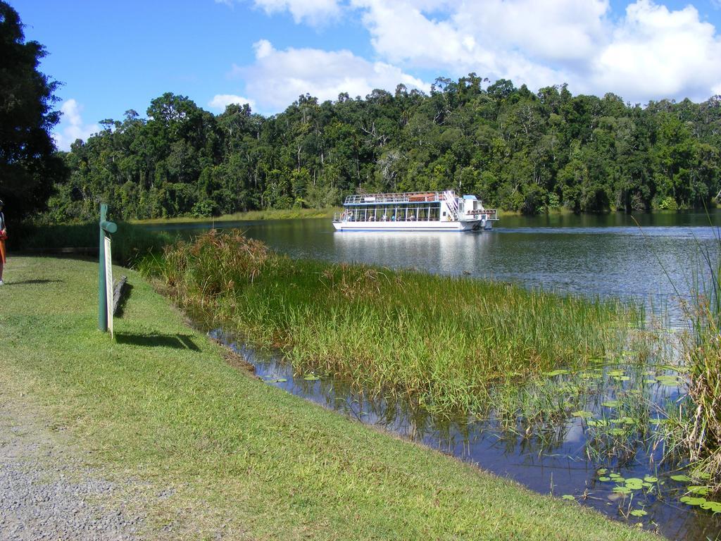 Lake Eacham Tourist Park & Cabins Bagian luar foto
