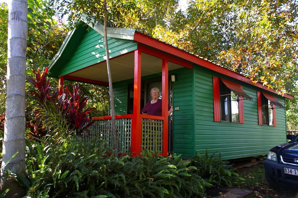 Lake Eacham Tourist Park & Cabins Ruang foto