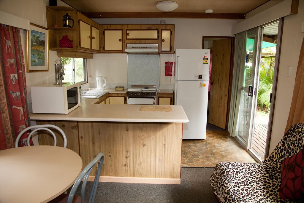 Lake Eacham Tourist Park & Cabins Ruang foto