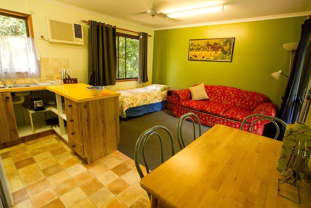 Lake Eacham Tourist Park & Cabins Ruang foto
