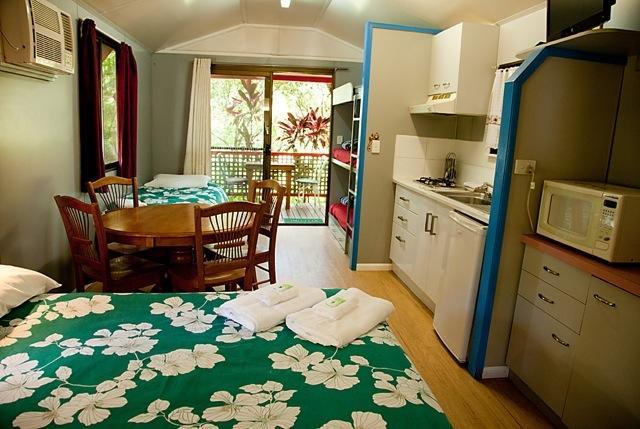 Lake Eacham Tourist Park & Cabins Bagian luar foto