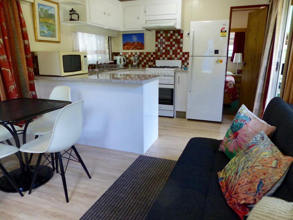 Lake Eacham Tourist Park & Cabins Bagian luar foto