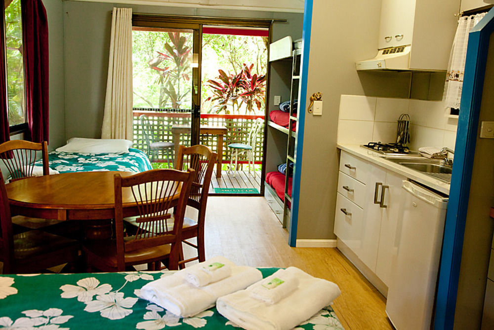 Lake Eacham Tourist Park & Cabins Bagian luar foto
